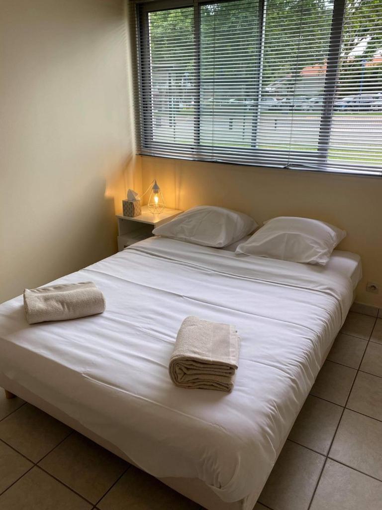 Appartement Ou Studio En Hyper Centre, Pour La Plage Et La Rue Pietonne Il Suffit De Traverser La Rue , Voir La Photo Principale Andernos-les-Bains Bagian luar foto