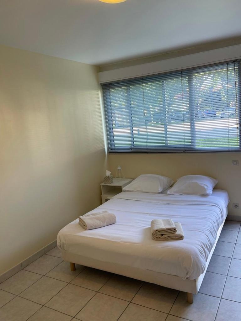 Appartement Ou Studio En Hyper Centre, Pour La Plage Et La Rue Pietonne Il Suffit De Traverser La Rue , Voir La Photo Principale Andernos-les-Bains Bagian luar foto
