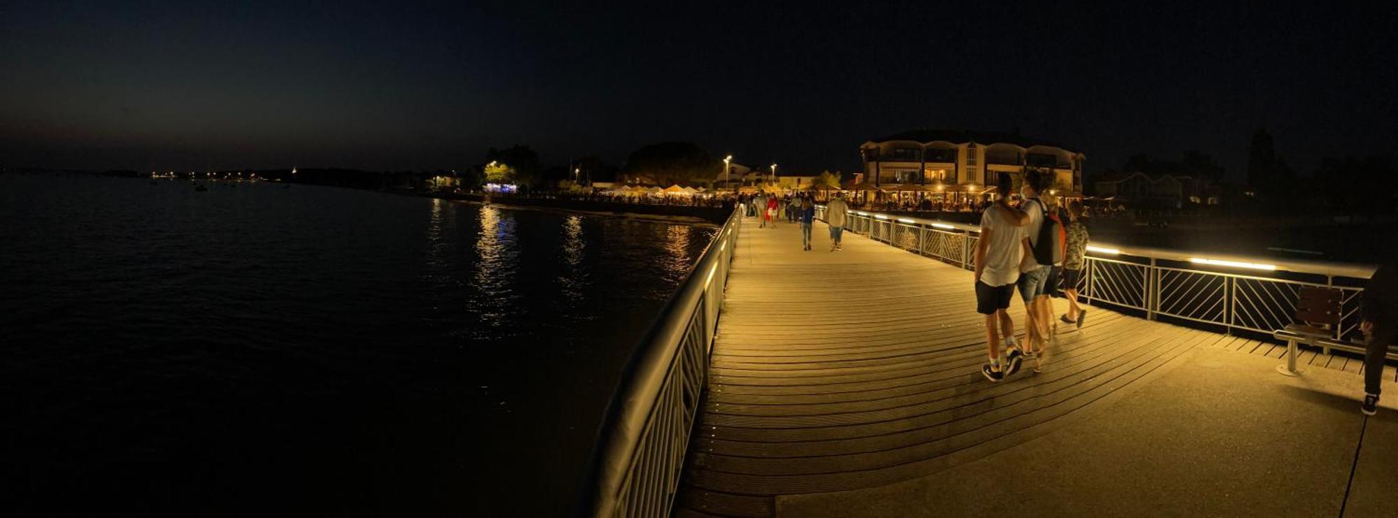 Appartement Ou Studio En Hyper Centre, Pour La Plage Et La Rue Pietonne Il Suffit De Traverser La Rue , Voir La Photo Principale Andernos-les-Bains Bagian luar foto