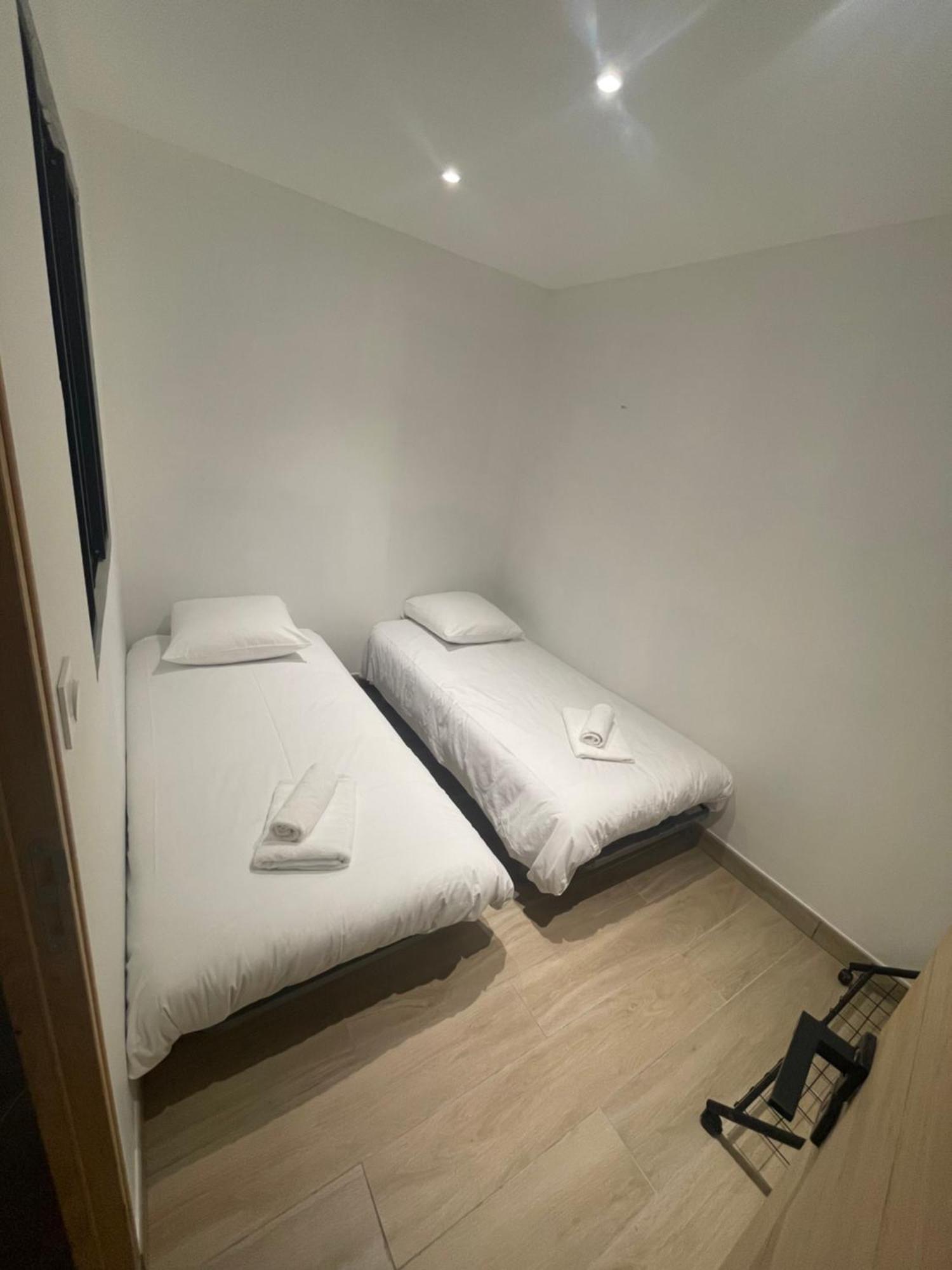 Appartement Ou Studio En Hyper Centre, Pour La Plage Et La Rue Pietonne Il Suffit De Traverser La Rue , Voir La Photo Principale Andernos-les-Bains Bagian luar foto