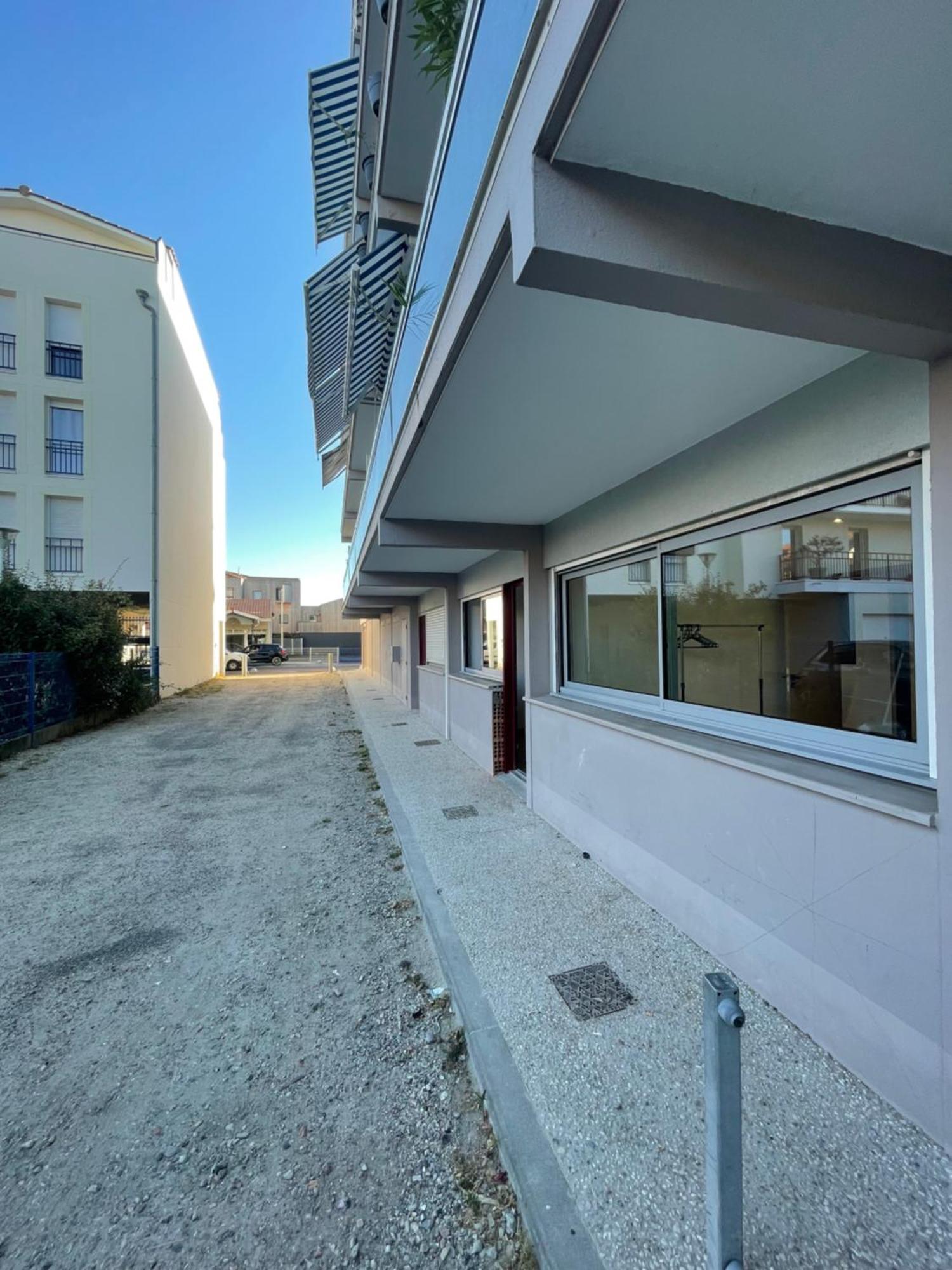Appartement Ou Studio En Hyper Centre, Pour La Plage Et La Rue Pietonne Il Suffit De Traverser La Rue , Voir La Photo Principale Andernos-les-Bains Bagian luar foto