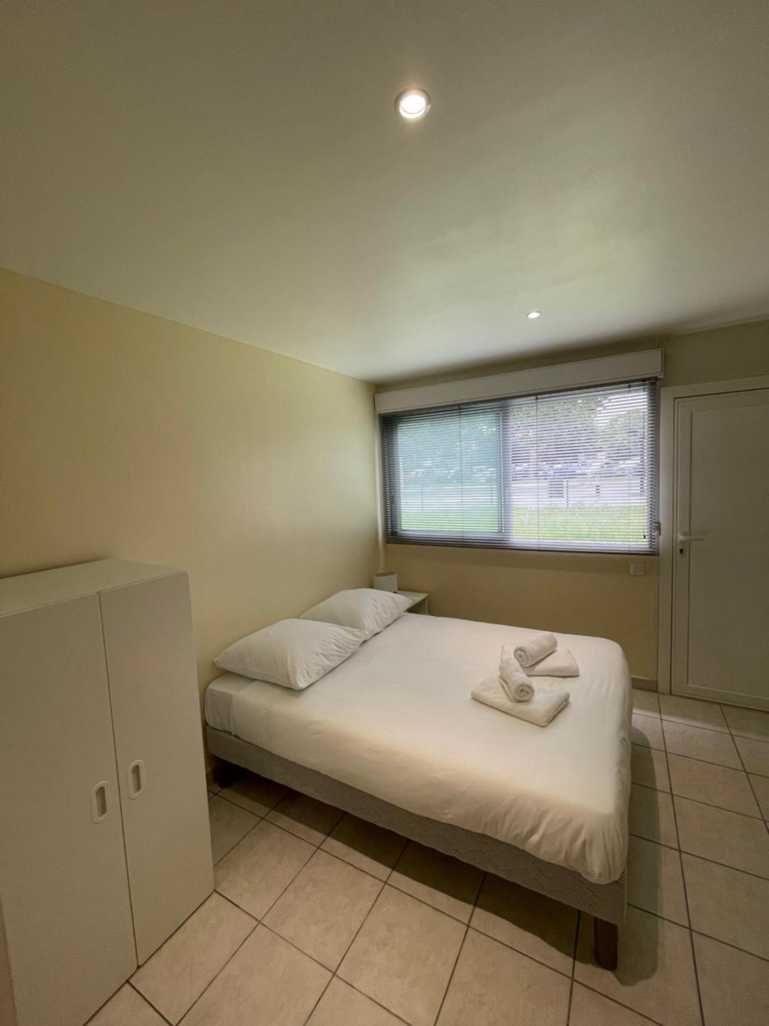 Appartement Ou Studio En Hyper Centre, Pour La Plage Et La Rue Pietonne Il Suffit De Traverser La Rue , Voir La Photo Principale Andernos-les-Bains Bagian luar foto
