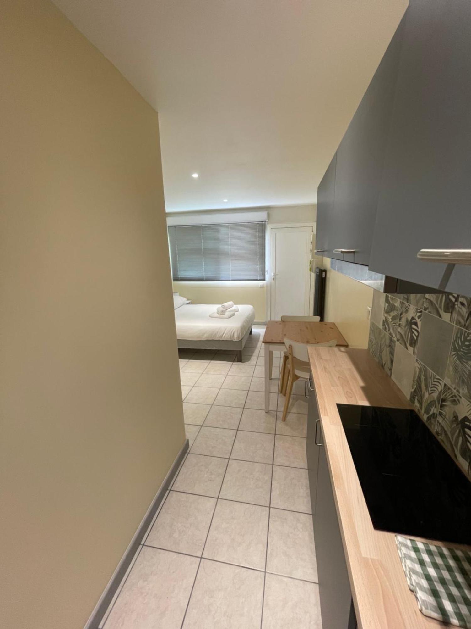 Appartement Ou Studio En Hyper Centre, Pour La Plage Et La Rue Pietonne Il Suffit De Traverser La Rue , Voir La Photo Principale Andernos-les-Bains Bagian luar foto